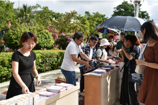 2025全年澳门与香港新正版免费资料大全-警惕虚假宣传，精选解析落实